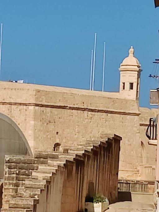 Deck 3 Savynomad Harbour Residences Wow Views Cospicua Esterno foto