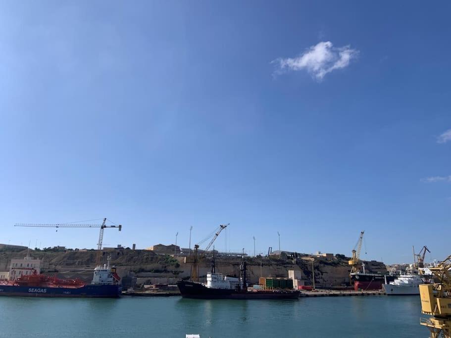 Deck 3 Savynomad Harbour Residences Wow Views Cospicua Esterno foto